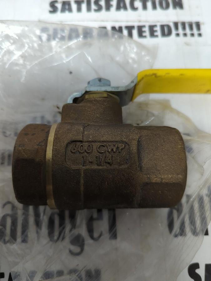 APOLLO,70-106-01,BALL VAVE 1-1/4 INCH NOS