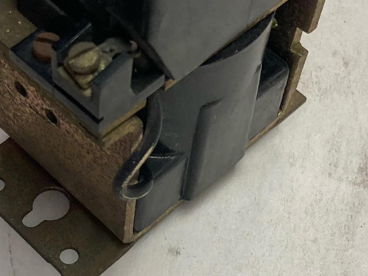 Used Westinghouse,BFD44T,Industrial Control Relay 300 VDC