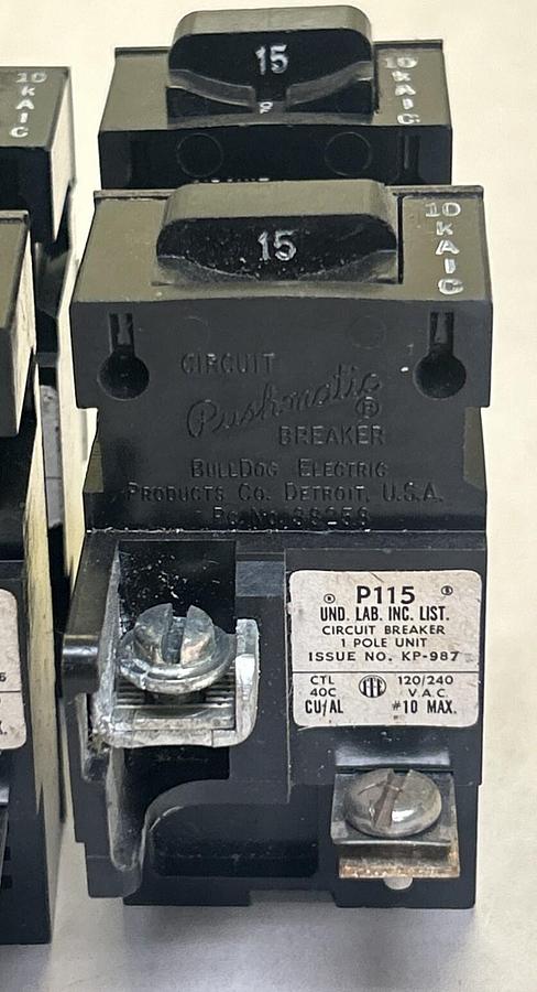 Used BULLDOG,P115,PUSHMATIC CIRCUIT BREAKER 15A 120/240V 1P LOT OF 8