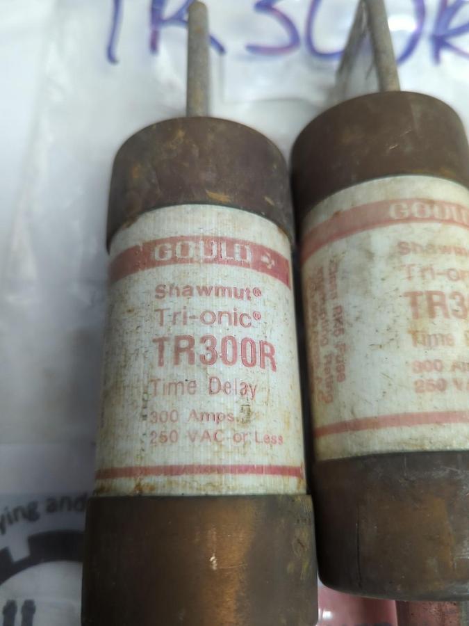 Used GOULD SHAWMUT,TR300R,TRI-ONIC FUSE 300 AMP LOT OF 2 PRE-OWNED