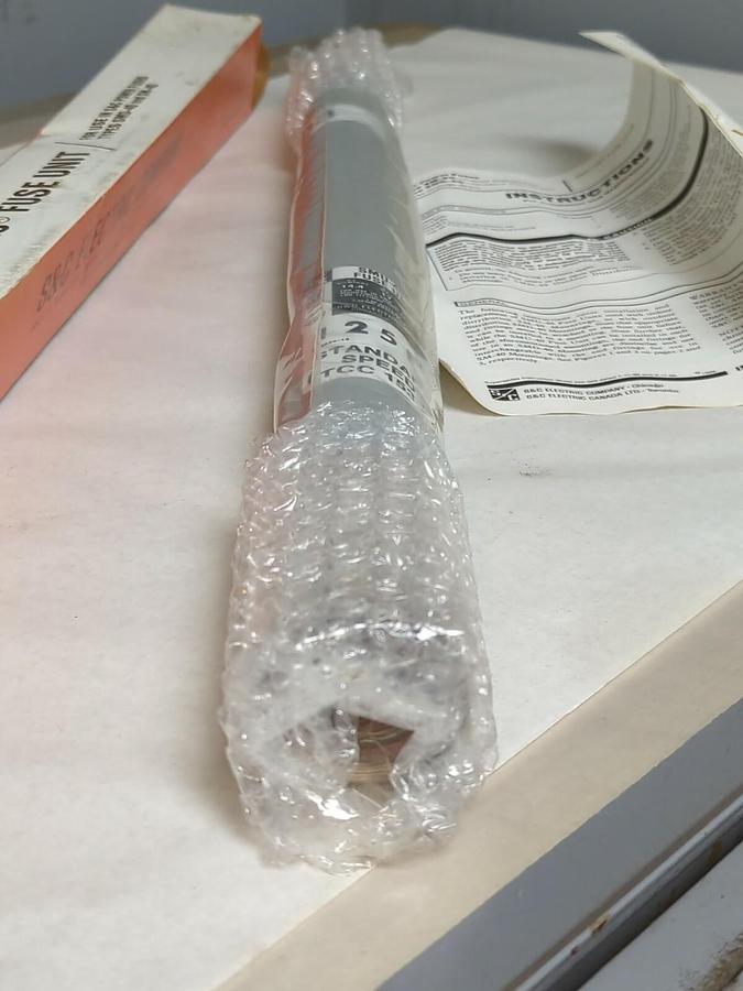 Used S & C ELECTRIC,822125 SMU-40,FUSE UNIT KV-14.4-17 AMP-125E TCC NO 153-2 NEW