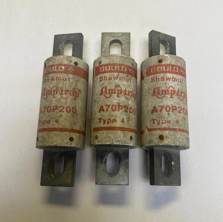 Used GOULD SHAWMUT,A70P200,FUSE 200A 700V LOT OF 3