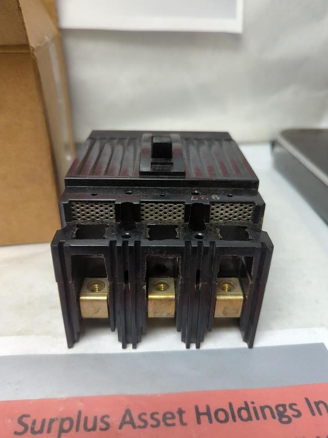 Used GENERAL ELECTRIC,TE132020,CIRCUIT BREAKER 3-POLE 20 AMP PRE-OWNED