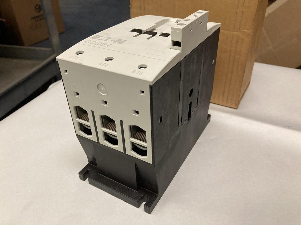 Used Eaton,XTCE095F,3-Pole Contactor, 125A