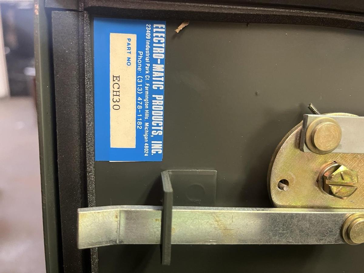 ELECTRO-MATIC,ECH30,INTERLOCK RECEPTACLE FUSED SAFETY SWITCH 30AMP DISCONNECT