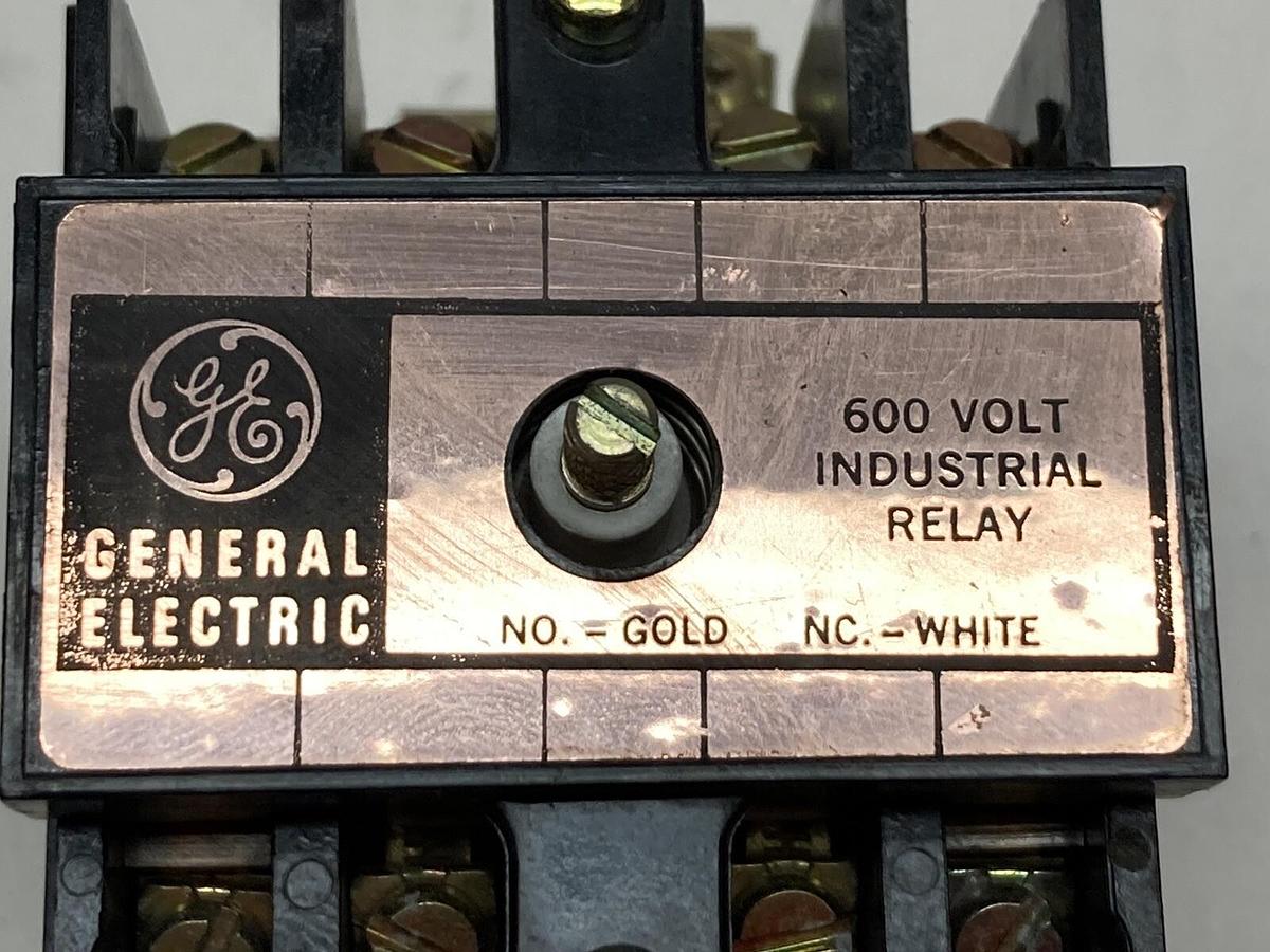 General Electric,CR120B 022,Industrial Relay 600V