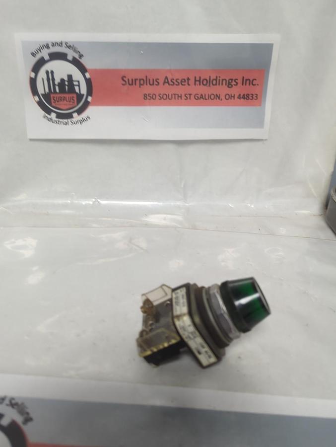 Used ALLEN BRADLEY,800H-Q10,SERIES T PILOT LIGHT GREEN PRE-OWNED