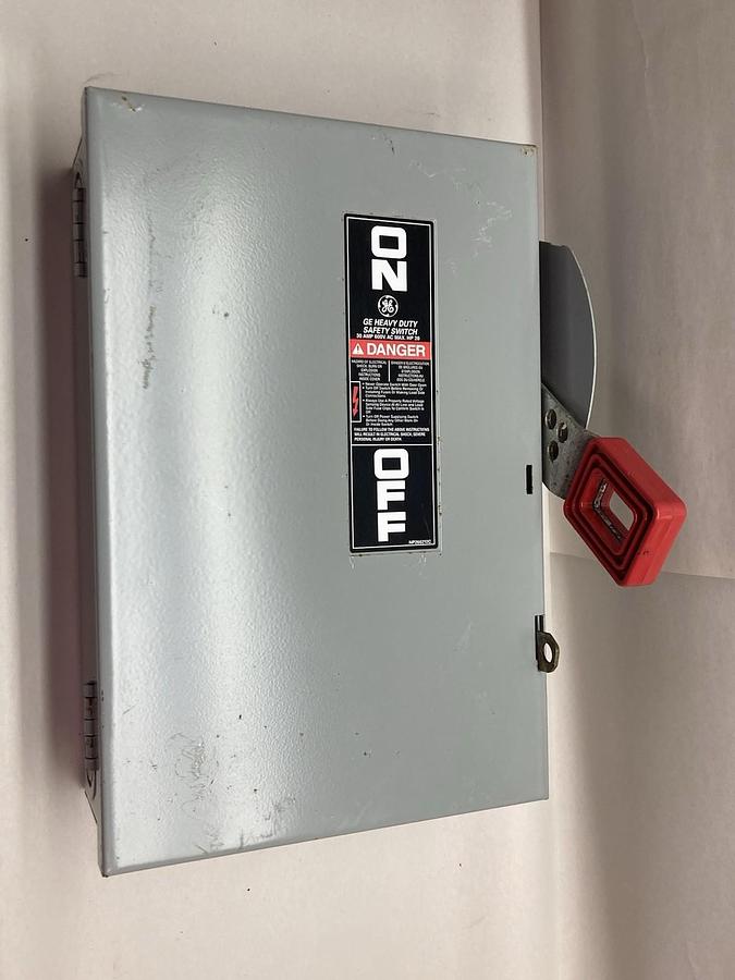 Used General Electric,TH3361,Fusible Heavy Duty Safety Switch 30A 600Vac 250Vdc