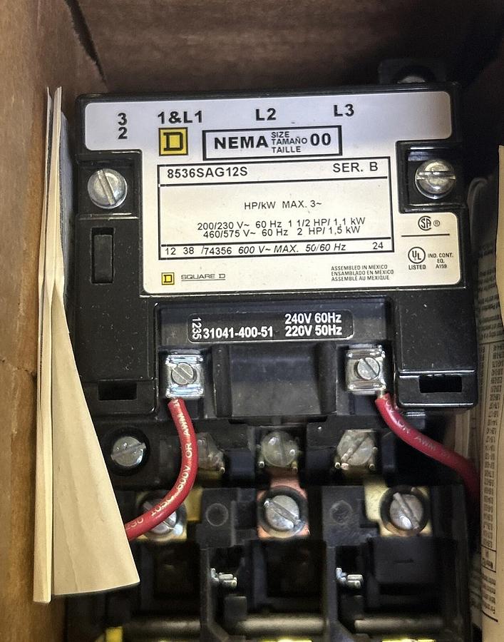 Used SQUARE D,8536SAO12V02S,AC MAGNETIC STARTER SIZE 00 NEW