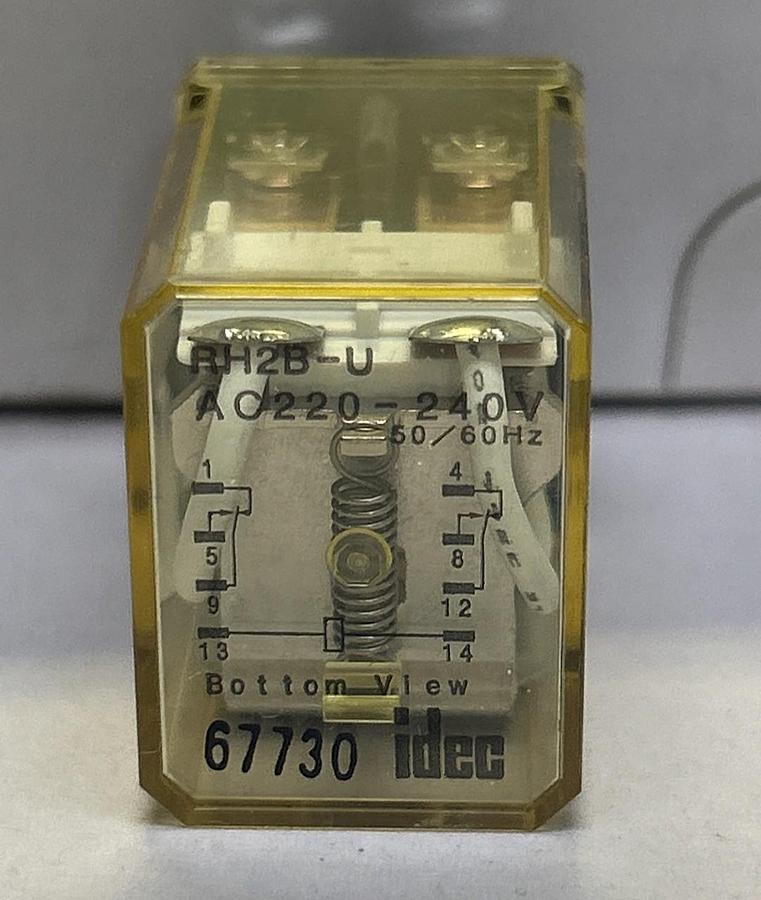 IDEC,RH2B-U,RELAY LOT OF 7 NOS