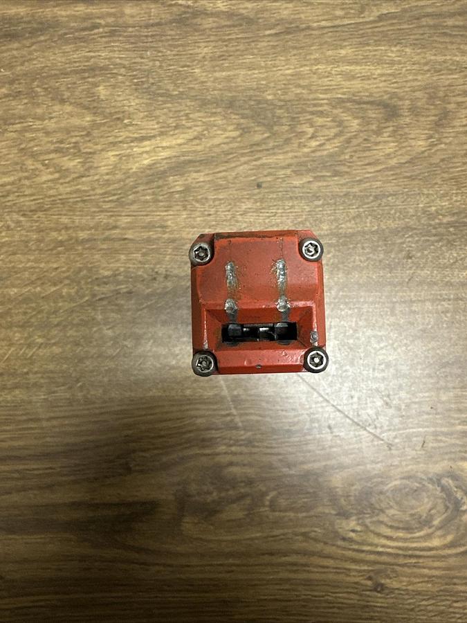 Used Allen Bradley,440G-MT47071,Guard Master Safety Interlock Switch