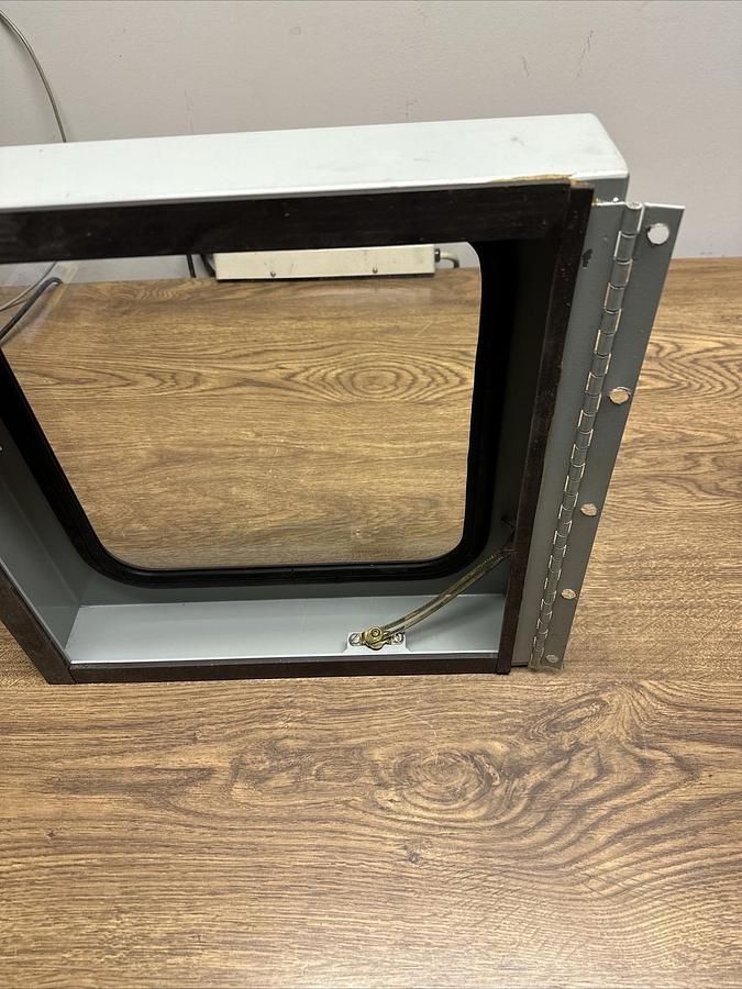 Used Unknown,16x16x4,Glass Enclosure Cover