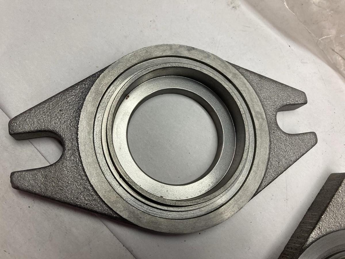 Unbranded,PPU2693015 96870090,Machined Flange Seal Glands LOT OF 2