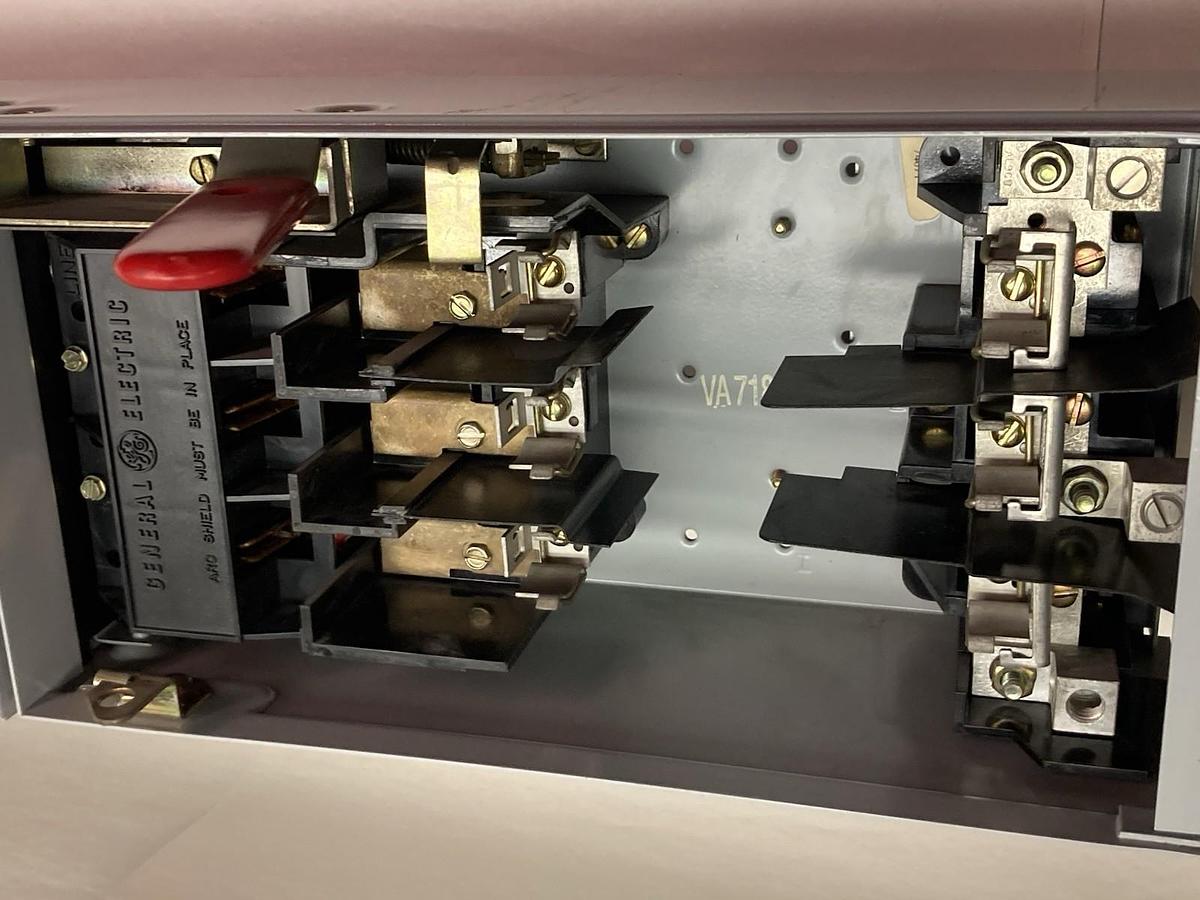 GE,ADS36060HD,Fusible Panelboards Switch Unit 60A 600V 50HP 3P Spectra Series