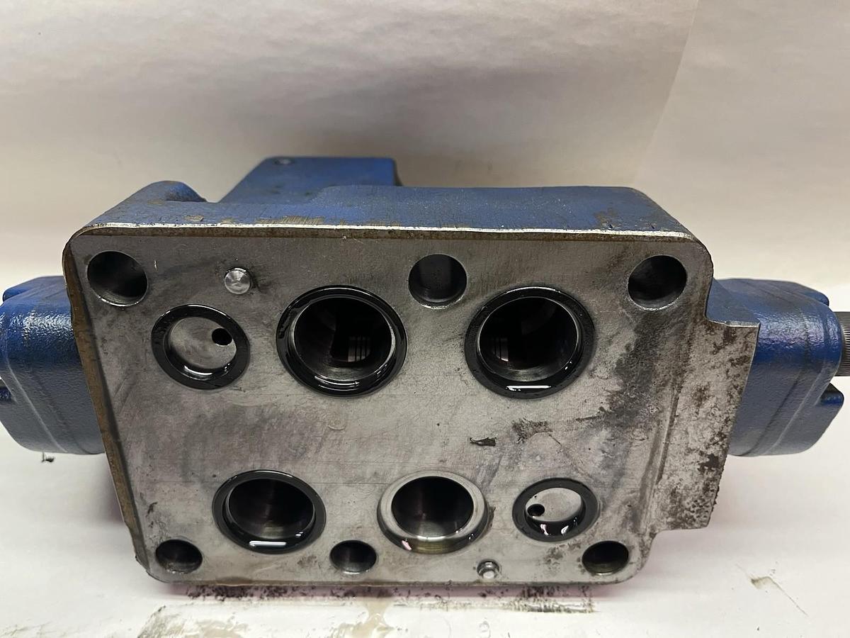 Used BOSCH REXROTH,4WEH22E76/6EW110,DIRECTIONAL VALVE R901205276