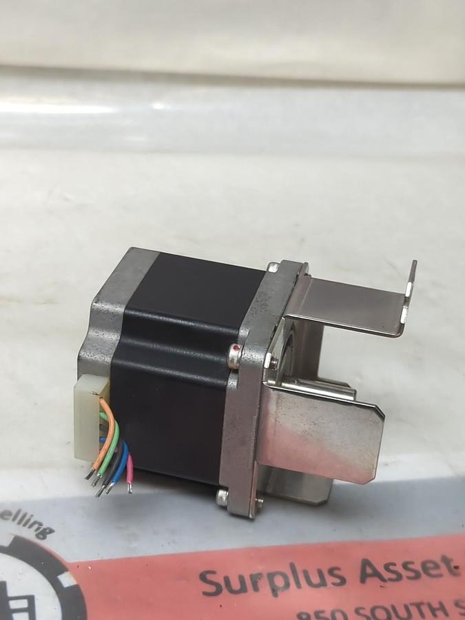 Used VEXTA,PV566A,STEPPING MOTOR 5-PHASE 0.72°/STEP DC 1.4V 1.4A PRE-OWNED