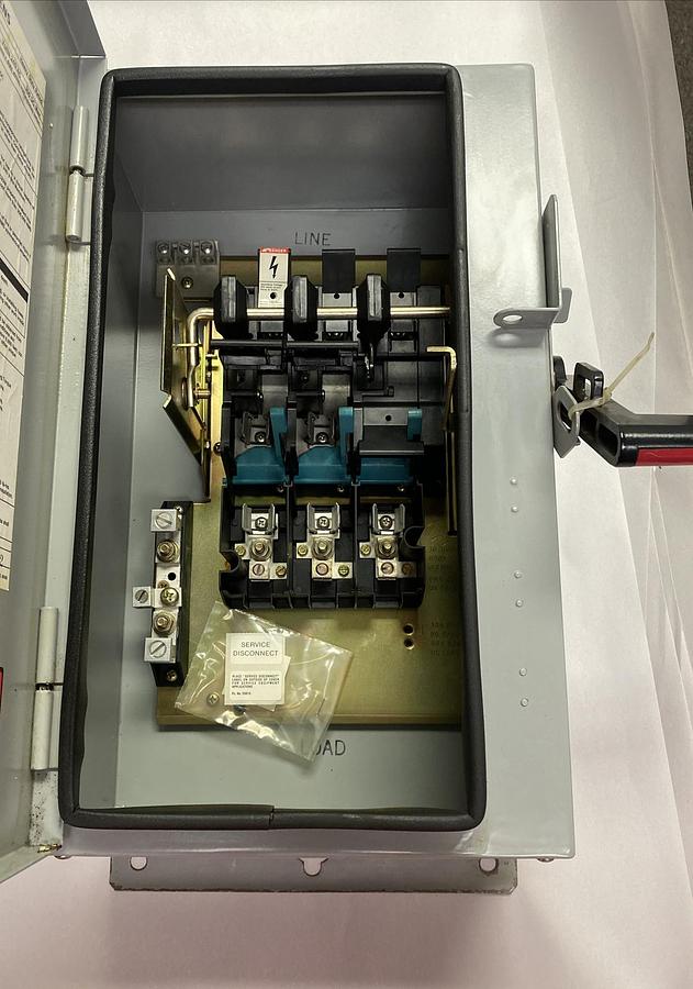 SIEMENS,F322M,MILL DUTY ENCLOSED SWITCH 60A 240V NOS