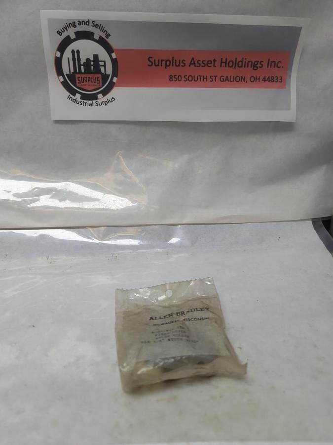ALLEN BRADLEY,802T-W1E,FIXED LEVER NYLON ROLLER 3/4 X 9/32 INCH NOS