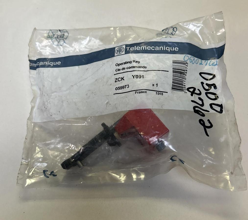 Used TELEMECANIQUE,ZCKY091,OPERATING KEY NEW
