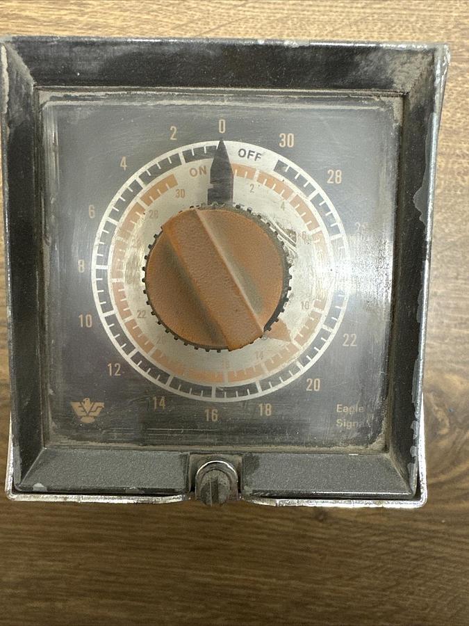 Used Eagle Signal,HG105A6,Flexopulse 30 Minute Timer