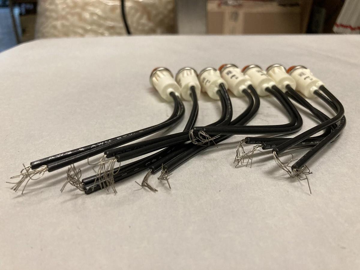 IDI,1050A3,Orange Indicator Lights Lot of 7