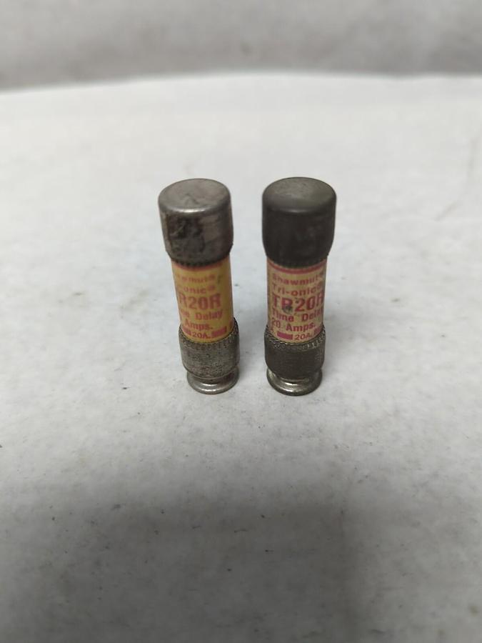 Used GOULD SHAWMUT,TR20R,TRI-ONIC 20 AMP FUSE LOT OF 2 PRE-OWNED