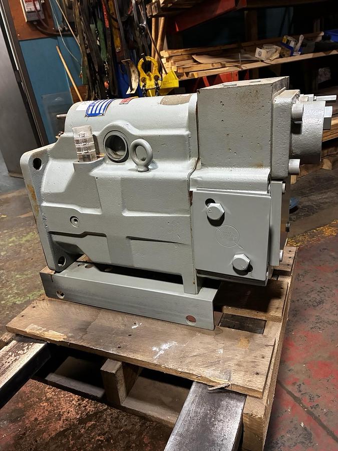 Used Oilgear,PVK-270-B1UB-RDFY-P-1NNSN-CP,Oil Pump