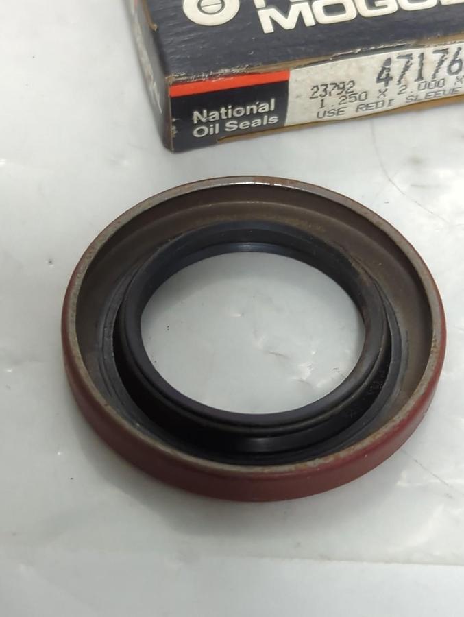 NATIONAL OIL SEAL,471766,OIL SEAL LOT OF 2 NOS
