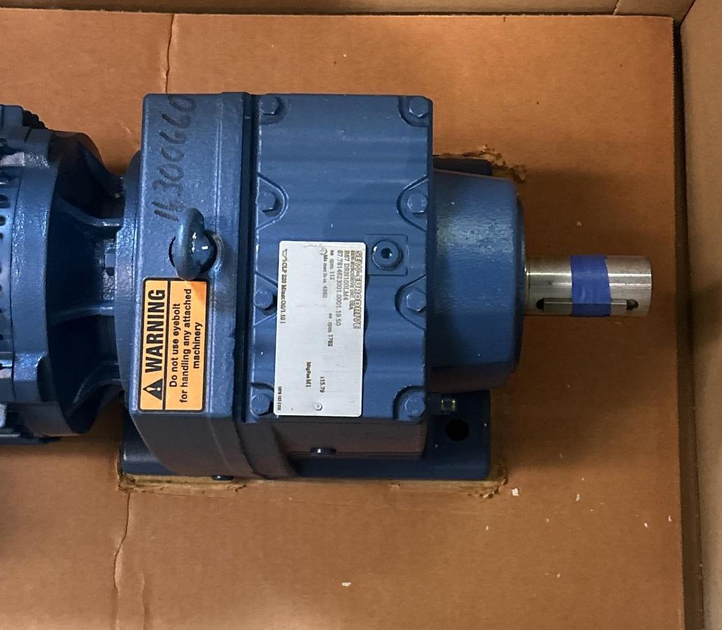 SEW-EURODRIVE,R67DRN100LM4,GEAR MOTOR 3HP 1762/112RPM 230/460V NOS
