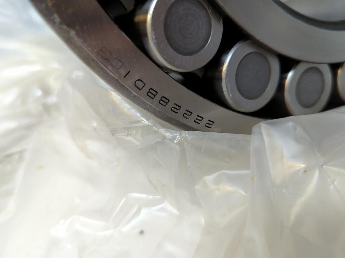 NTN,22228BD1C3,SPHERICAL ROLLER BEARING 140MM BORE NOS