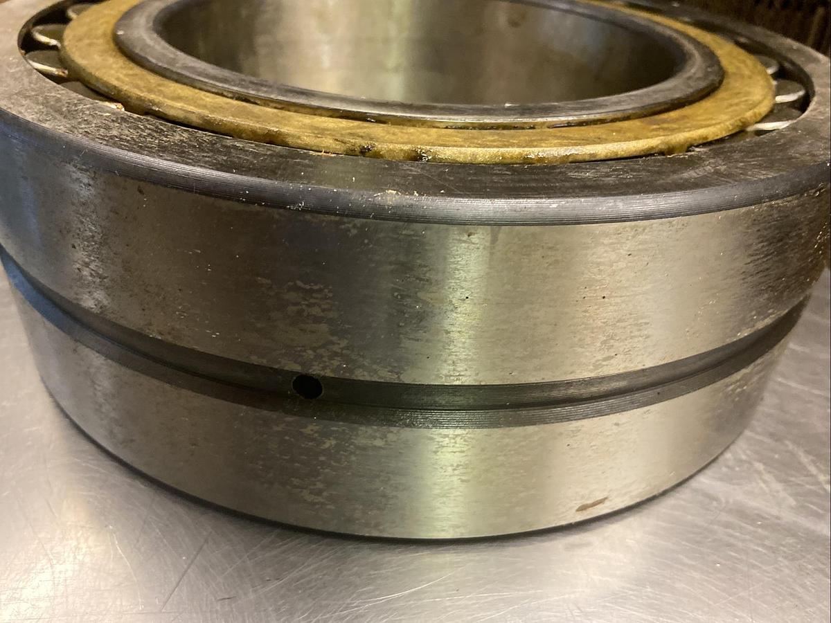 SKF,23138CC,Spherical Roller Bearing 190MM ID 320MM OD 104MM Wide