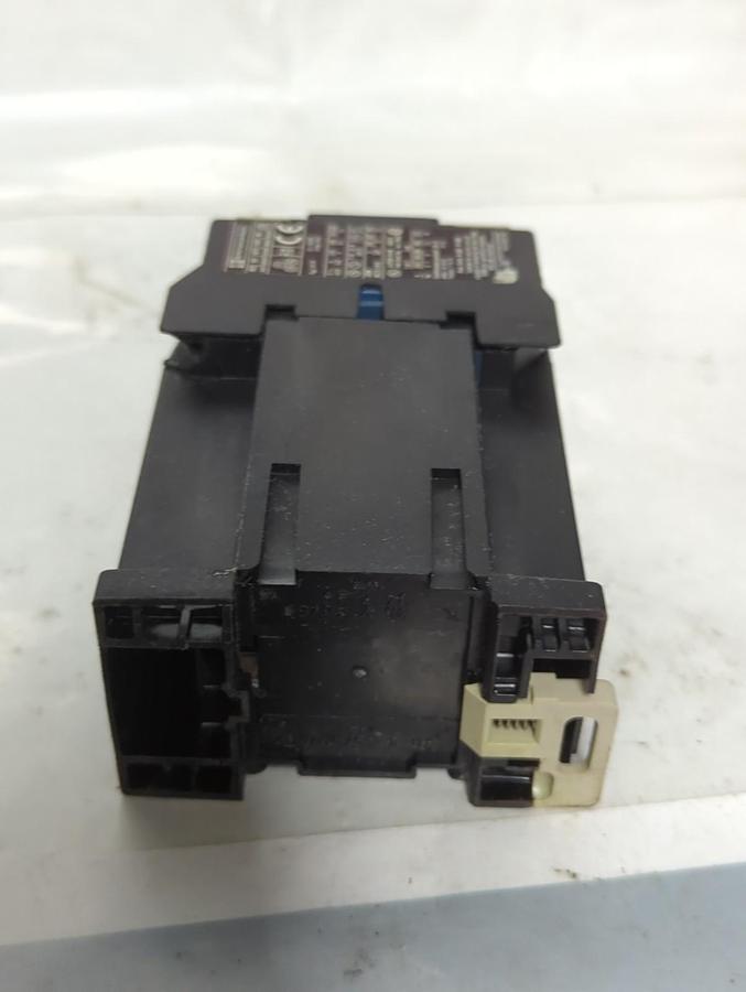 Used TELEMECANIQUE,LP1 D12004,CONTACTOR PRE-OWNED