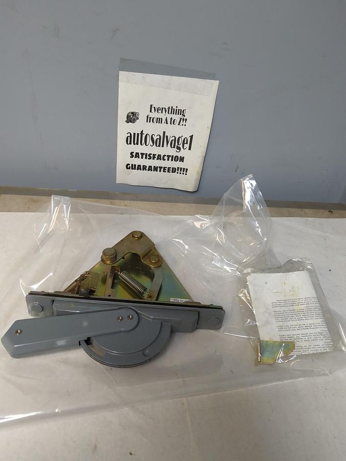 ALLEN BRADLEY,1494D-N3,SERIES A FLANGE MOUNTED OPERATOR MECHANISM MISSING BOX