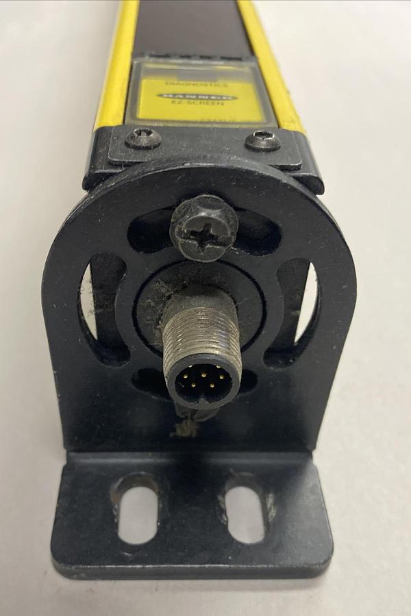 Used BANNER,SLSE30-1050Q8,EZ-SCREEN EMITTER