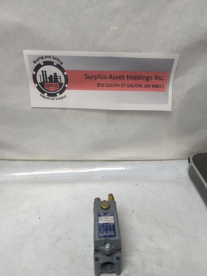 Used SQUARE D,9007 AW-22,LIMIT SWITCH SERIES A PRE-OWNED