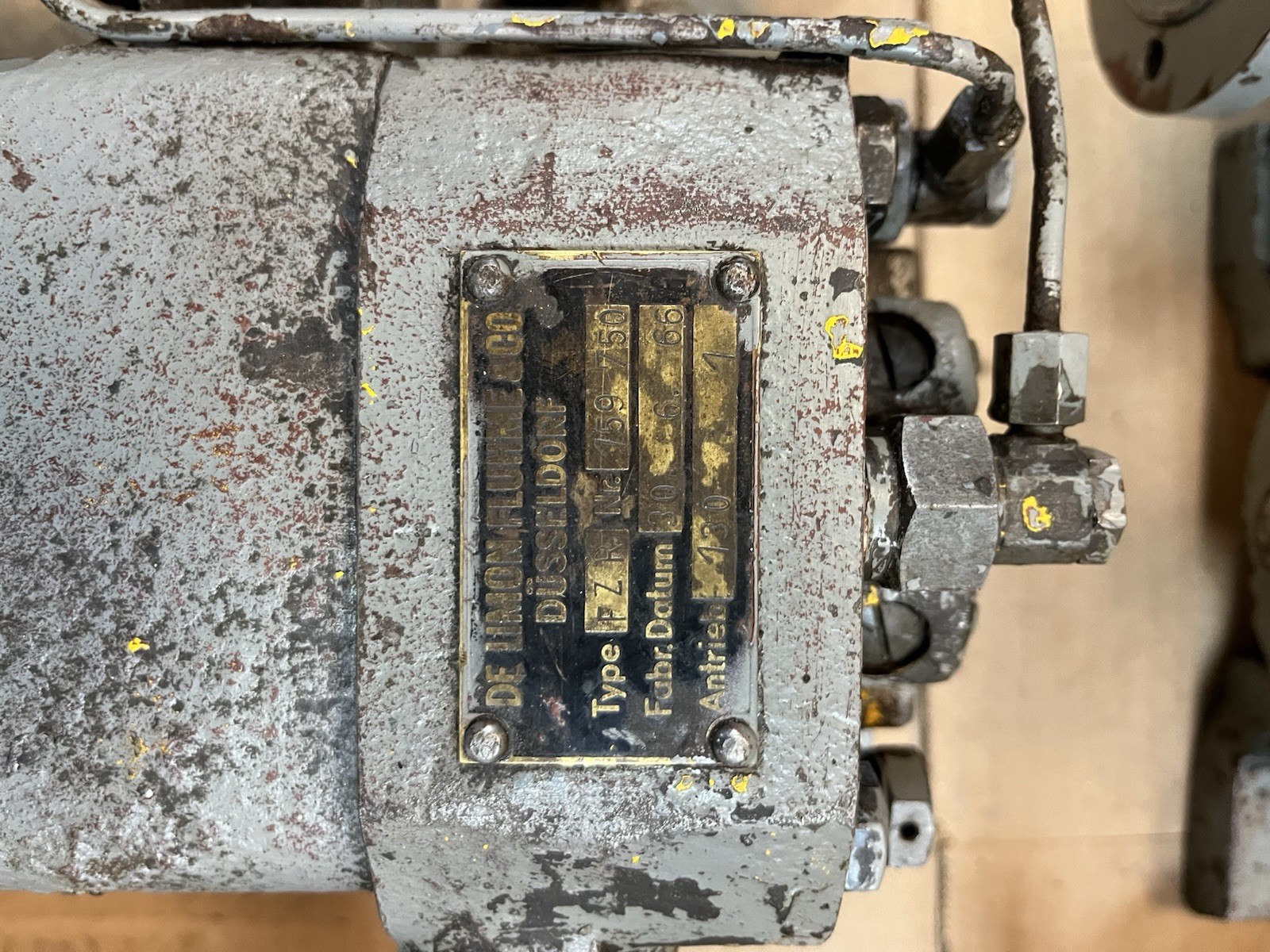 Used DE LIMON FLUHME,FZR 159-750,CENTRAL GREASE PLUNGER PUMP