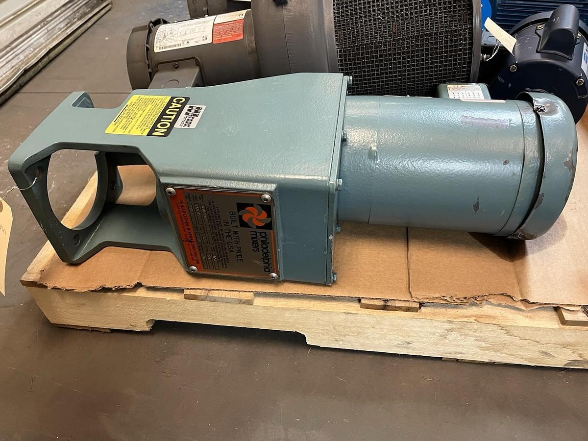 Used PHILADELPHIA,POG-15,MIXER 1.5HP 3PH 1725RPM