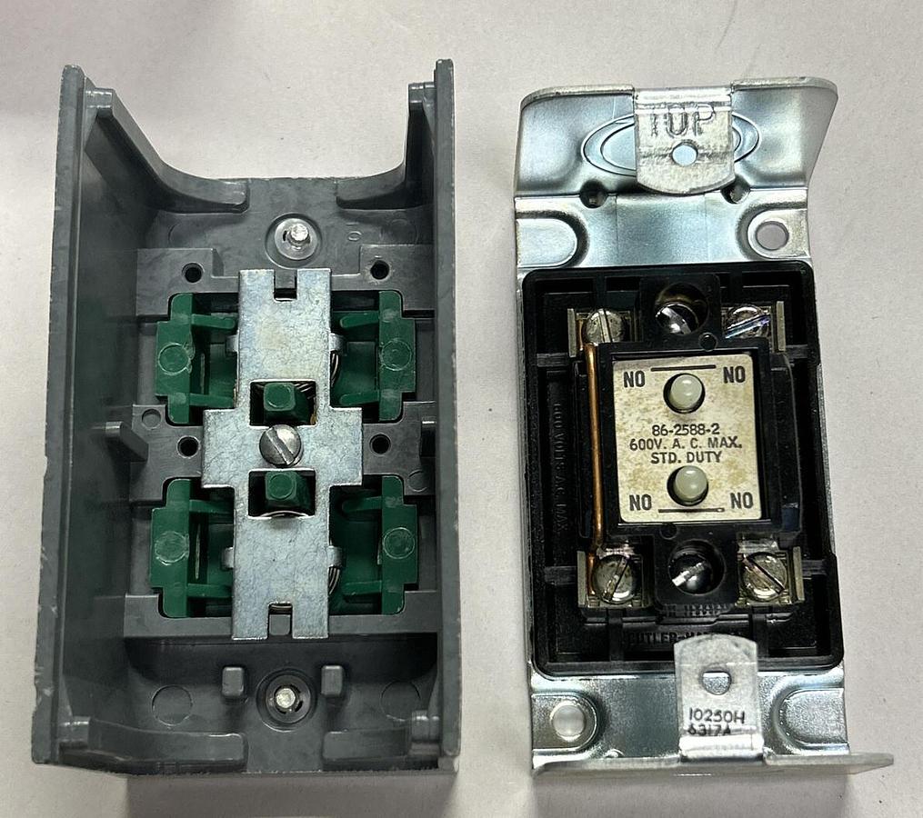 CUTLER HAMMER,10250H6317 86-2588-2,PUSHBUTTON ELEMENT FAST / SLOW NOS