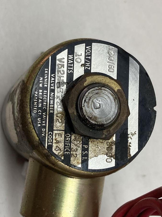 Used Honeywell Skinner,V52HLB23002,Solenoid Valve 3000PSI 120/60V 10Volt/HZ