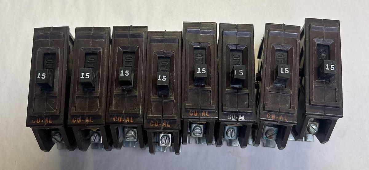 Used WADSWORTH,A115,CIRCUIT BREAKER 15A 120/240V 1P LOT OF 8