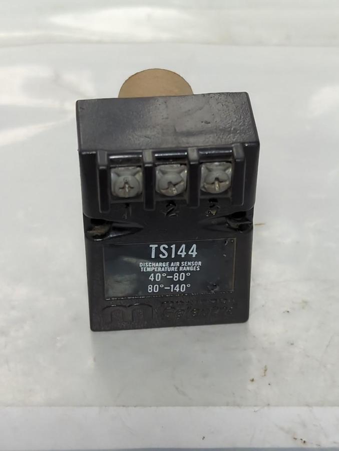 Used MAXITROL SELECTRA,TS144,DISCHARGE AIR SENSOR 40-80°/80-140° PRE-OWNED