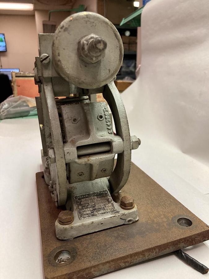 Used General Electric,IC9516460AA,3-1/2" Crane Drum Brake 440V 1/2 Inch Stroke