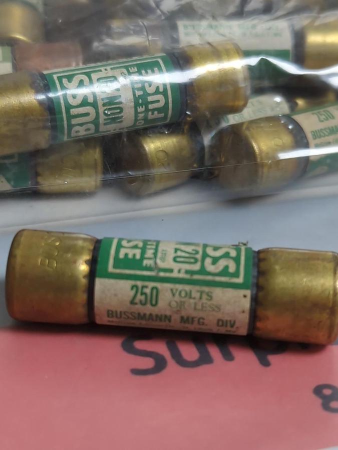 Used BUSS,NON-20,ONE-TIME 20 AMP FUSE LOT OF 66 PRE-OWNED