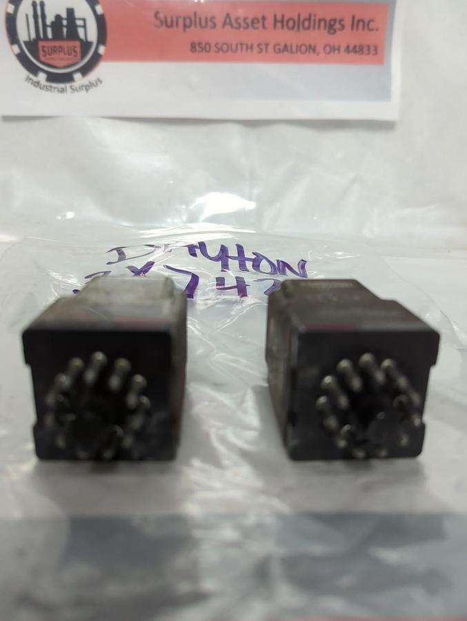 Used DAYTON,3X742E,PLUG IN RELAY 11-PIN 6AMP LOT OF 2 PRE-OWNED