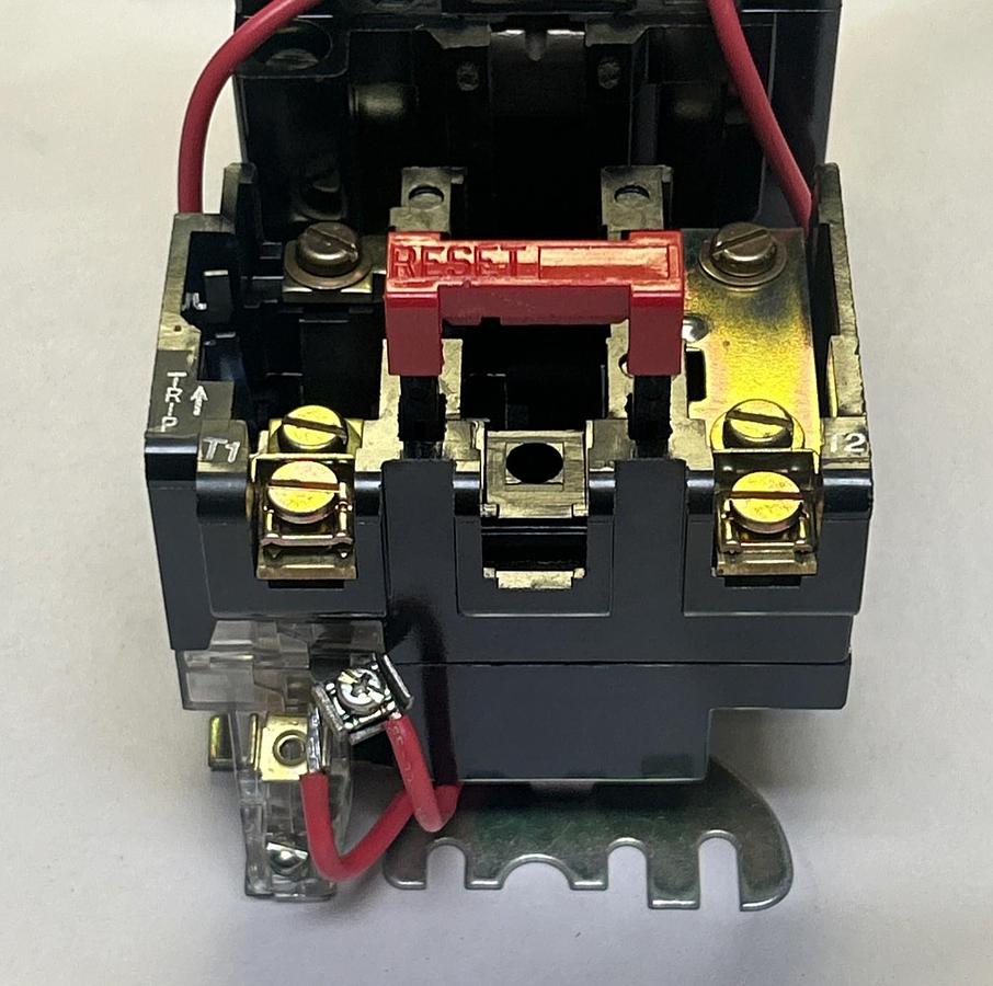 SQUARE D,8536SAG11,MAGNETIC MOTOR STARTER SIZE 00 NOS