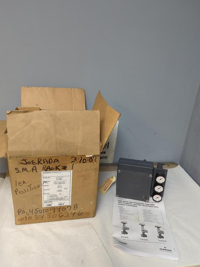 EMERSON FISHER CONTROLS,FS3582G-10,PNEUMATIC VALVE POSITIONER NOS