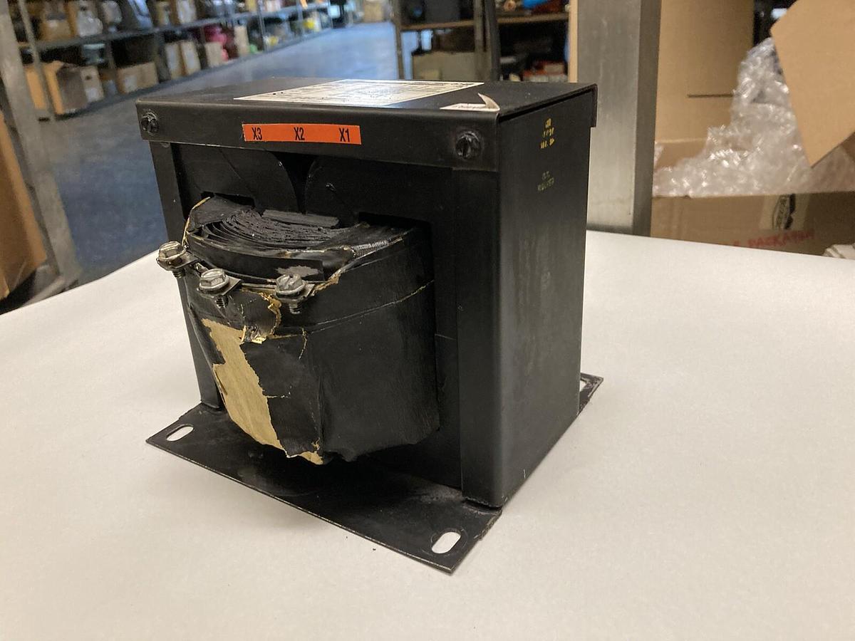Used Eaton Cutler-Hammer,C1000A3C,Single Phase Transformer