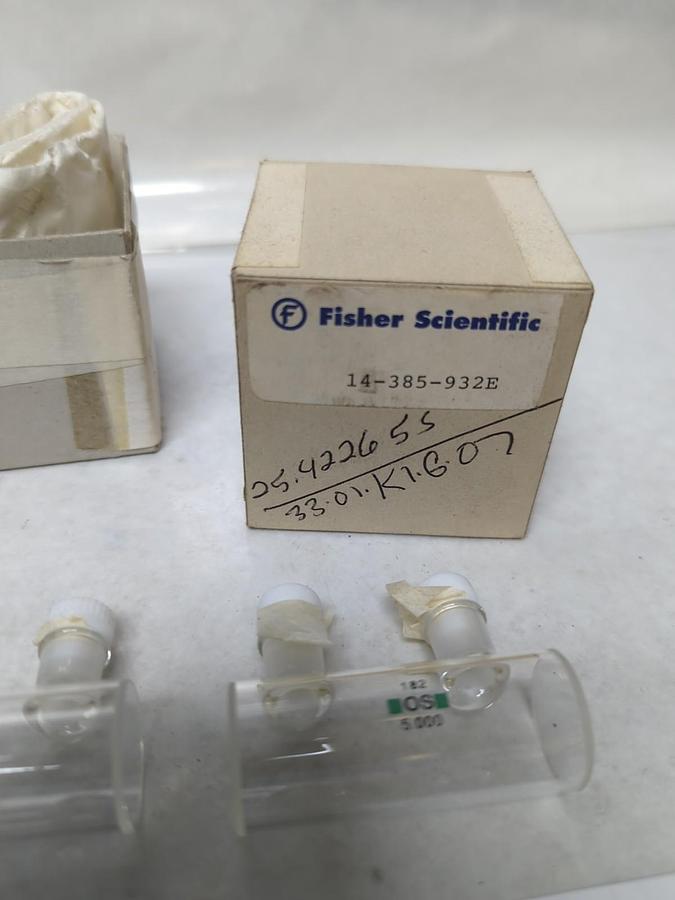 FISHER SCIENTIFIC,14-385-932E,PAIR OF 2 CYLINDRICAL CUVETTES 5.000 NOS