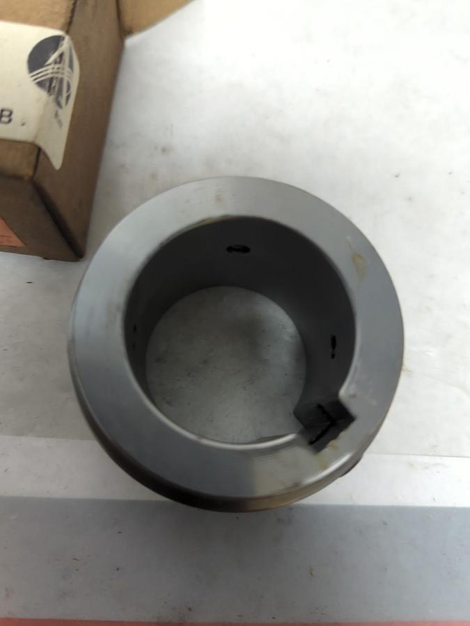 REXNORD,7300300,4SHSB STD STRAIGHT BORE HUB STOCK BORE 1-5/8" NOS