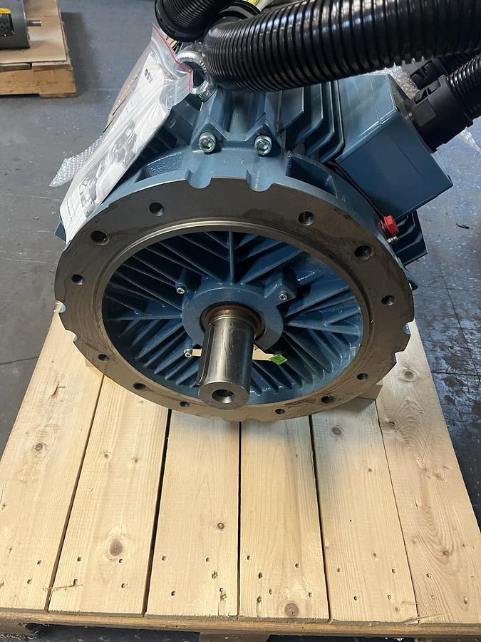 ABB,M3AA250SMC2-3GV101563825001,COMPRESSOR MOTOR 90kW 200V 3PH 2970RPM